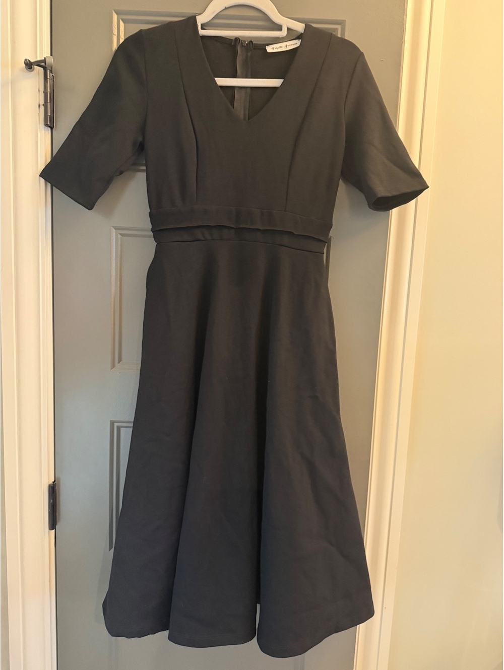 Brigitte Brianna Black Knee-Length Dress with V-Neck and Short Sleeves